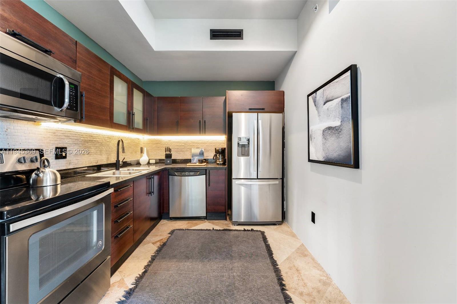 3250 Grand Ave #306 Miami, FL 33133