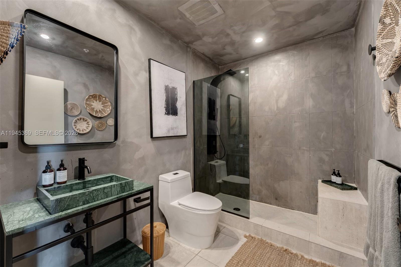 3250 Grand Ave #306 Miami, FL 33133