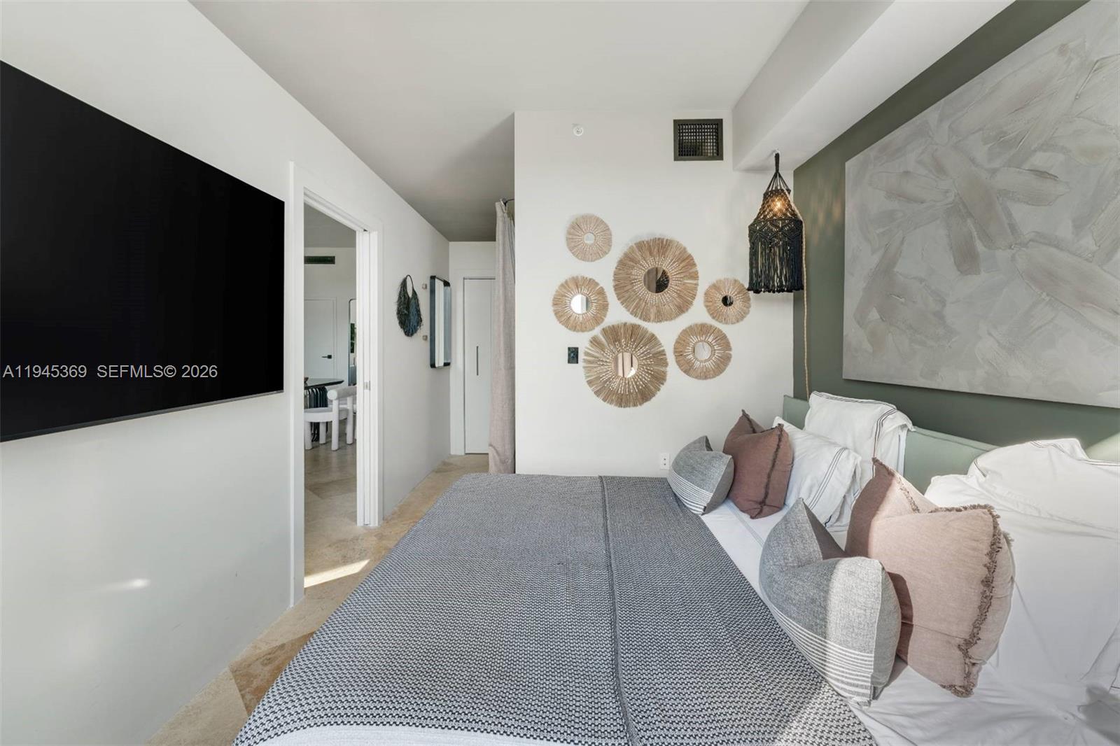 3250 Grand Ave #306 Miami, FL 33133