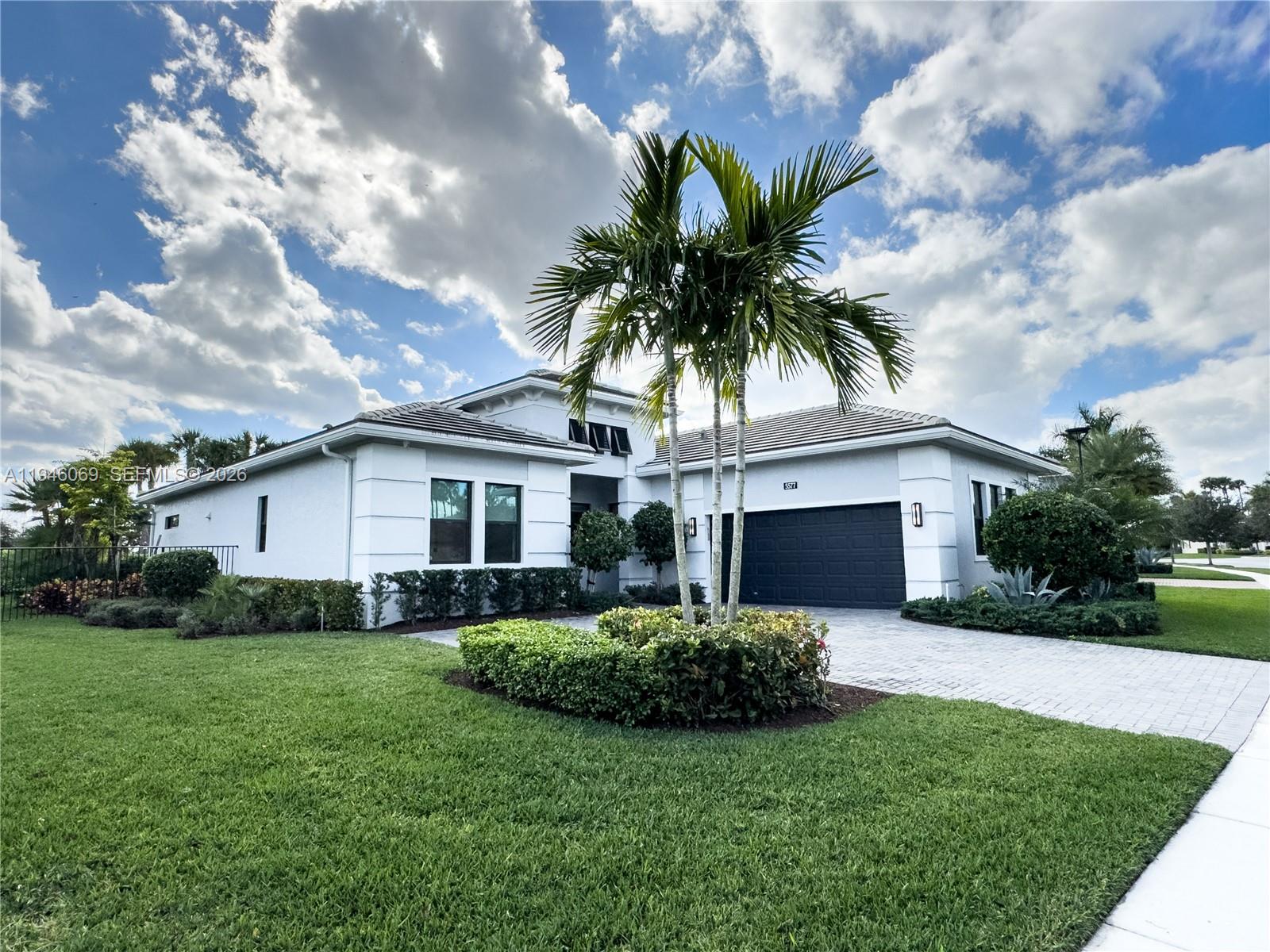 5577 Saint Armands Way
