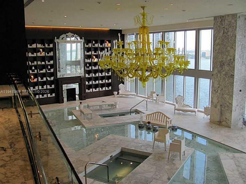 image Icon Brickell II18