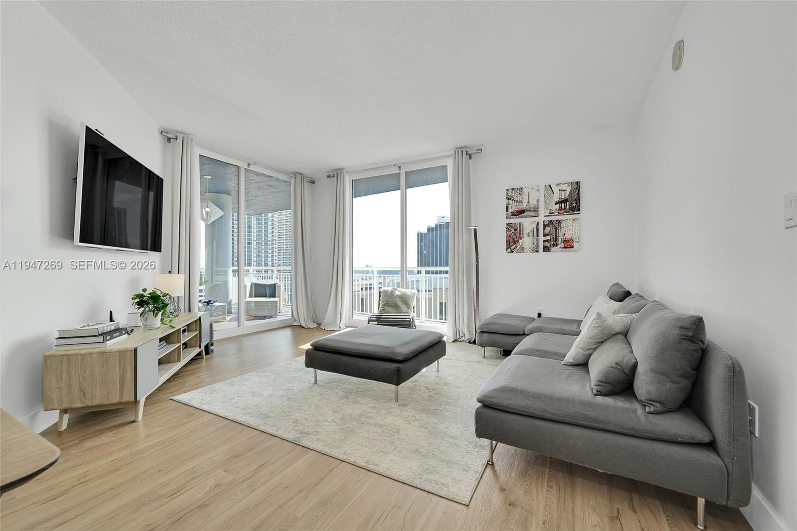 275 NE 18th St #1207 Miami, FL 33132