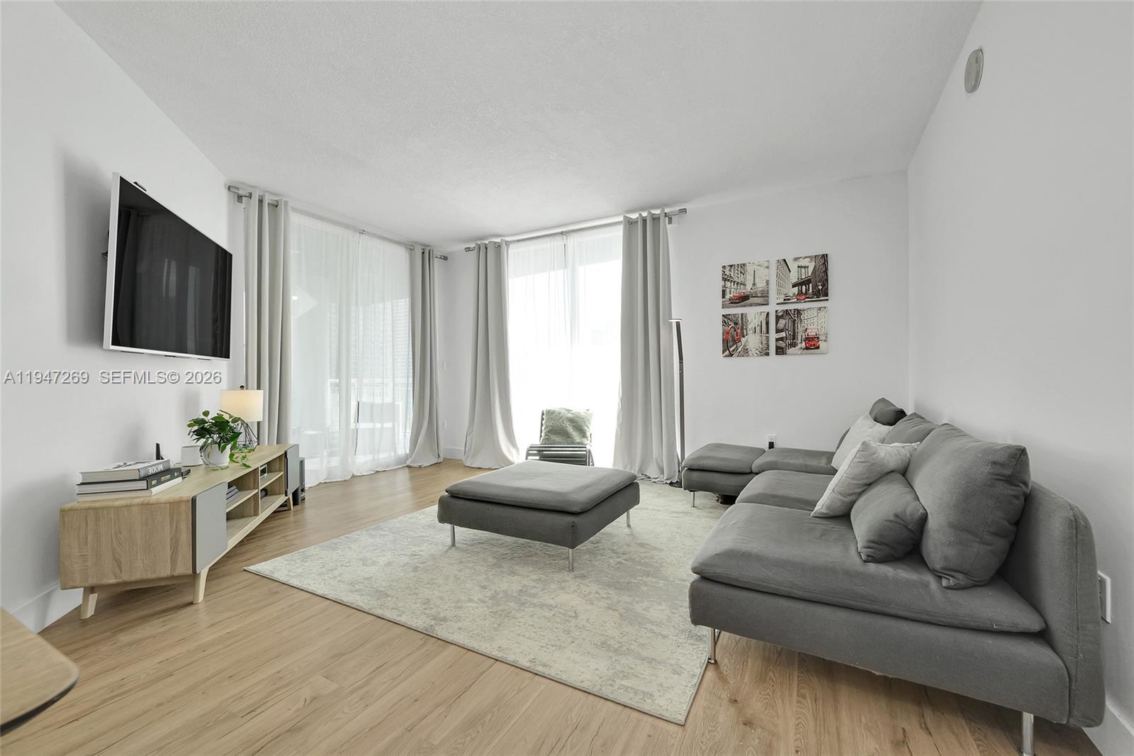 275 NE 18th St #1207 Miami, FL 33132