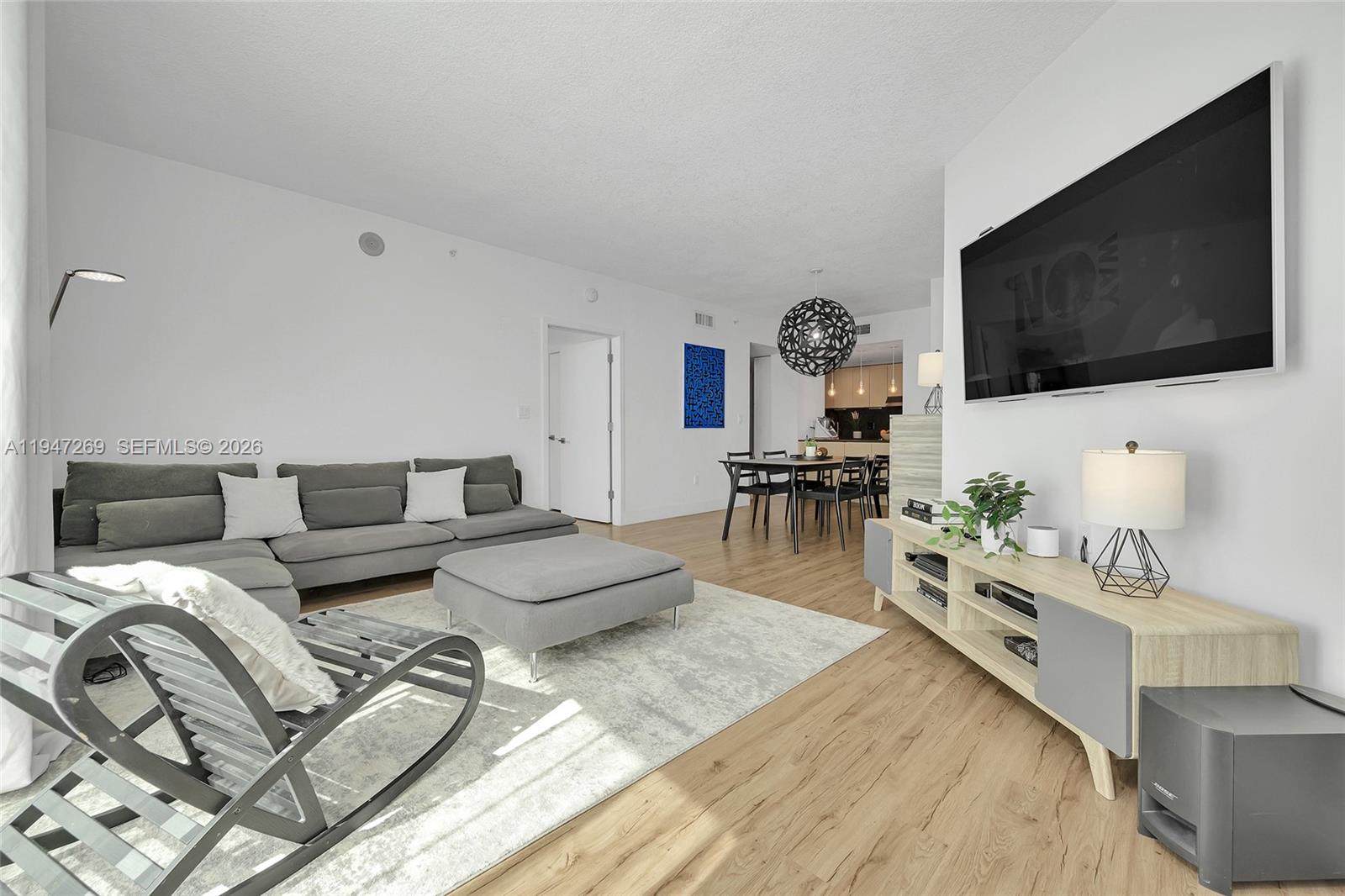 275 NE 18th St #1207 Miami, FL 33132