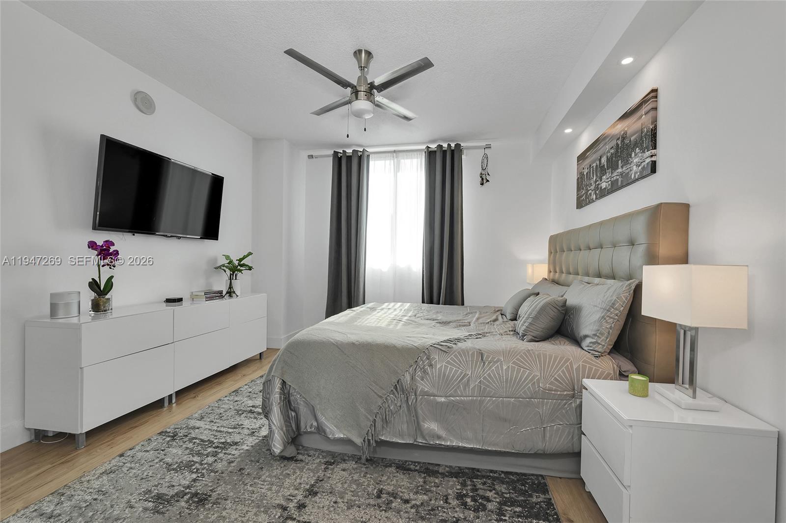 275 NE 18th St #1207 Miami, FL 33132