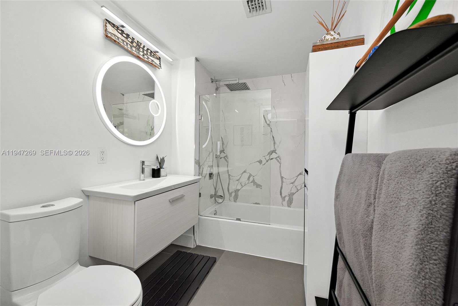 275 NE 18th St #1207 Miami, FL 33132