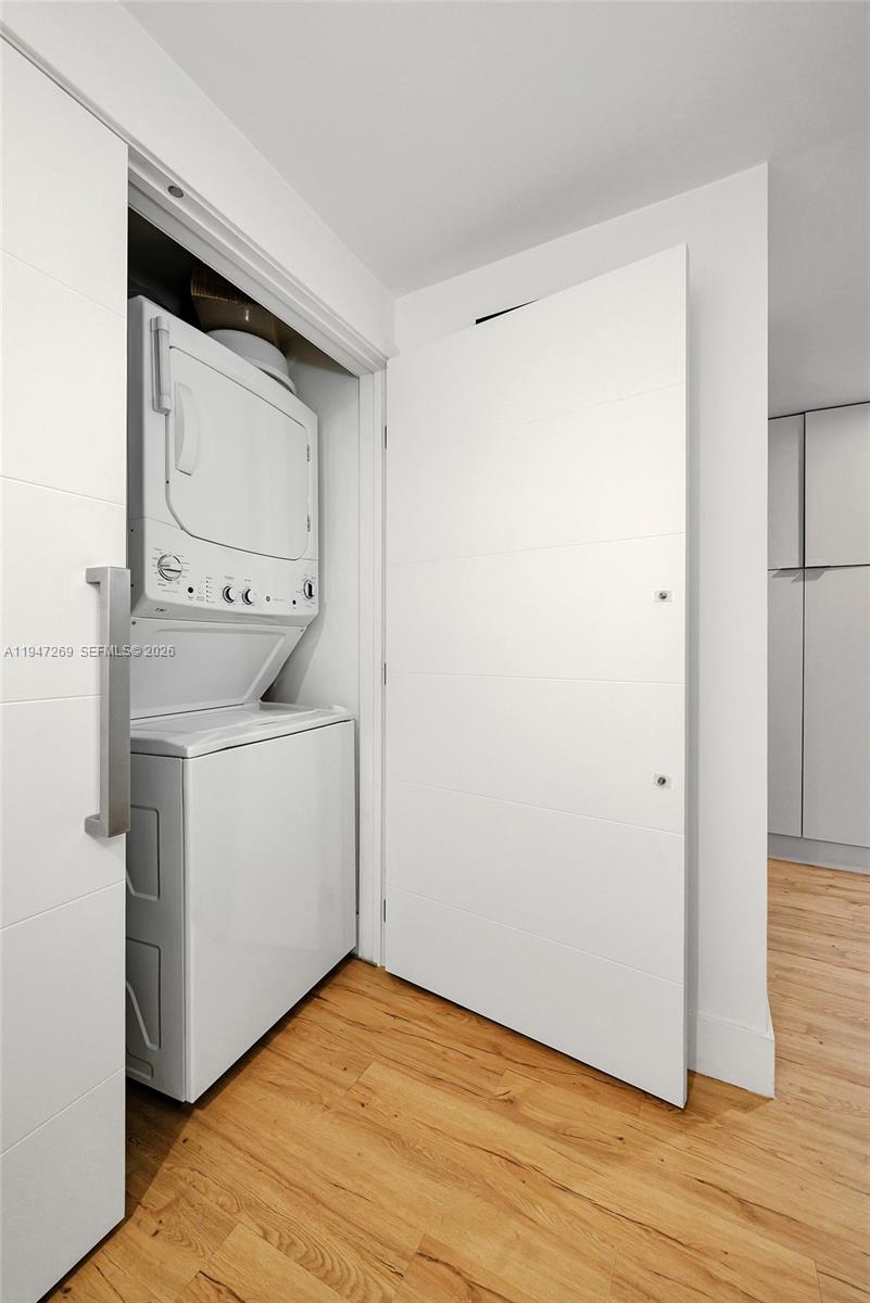 275 NE 18th St #1207 Miami, FL 33132