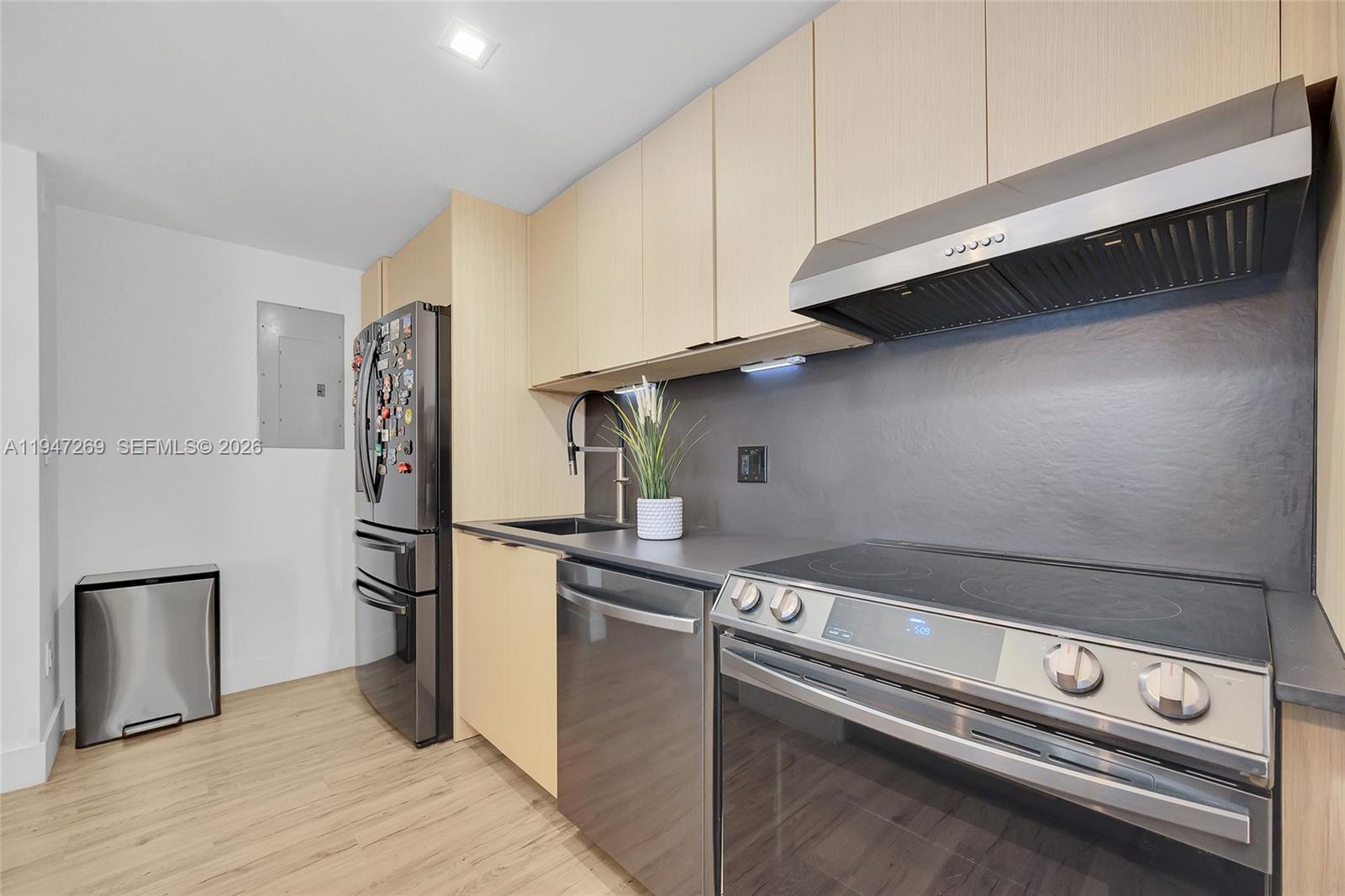 275 NE 18th St #1207 Miami, FL 33132