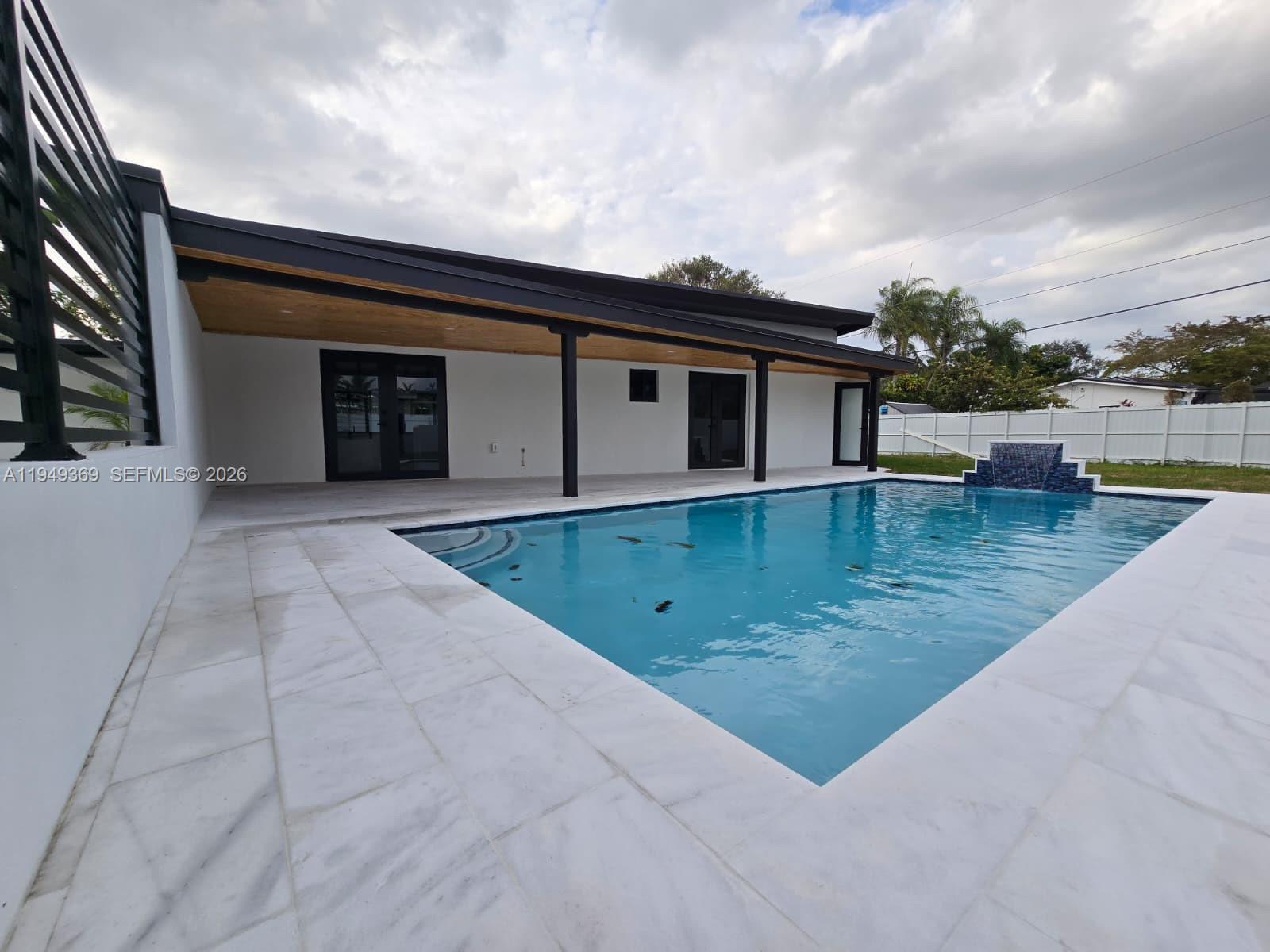 10525 SW 112th St Miami, FL 33176