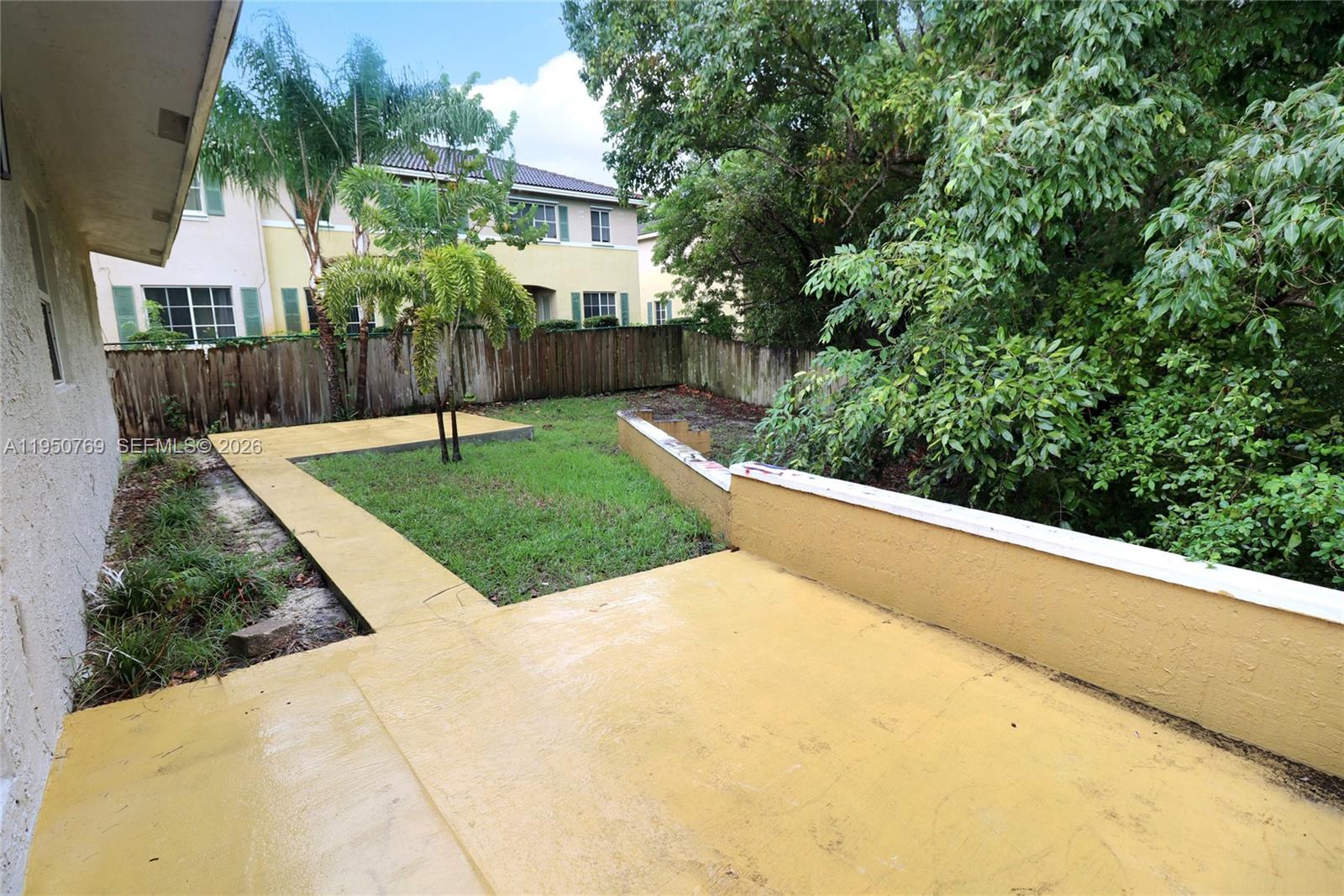 6120 SW 19th St North Lauderdale, FL 33068