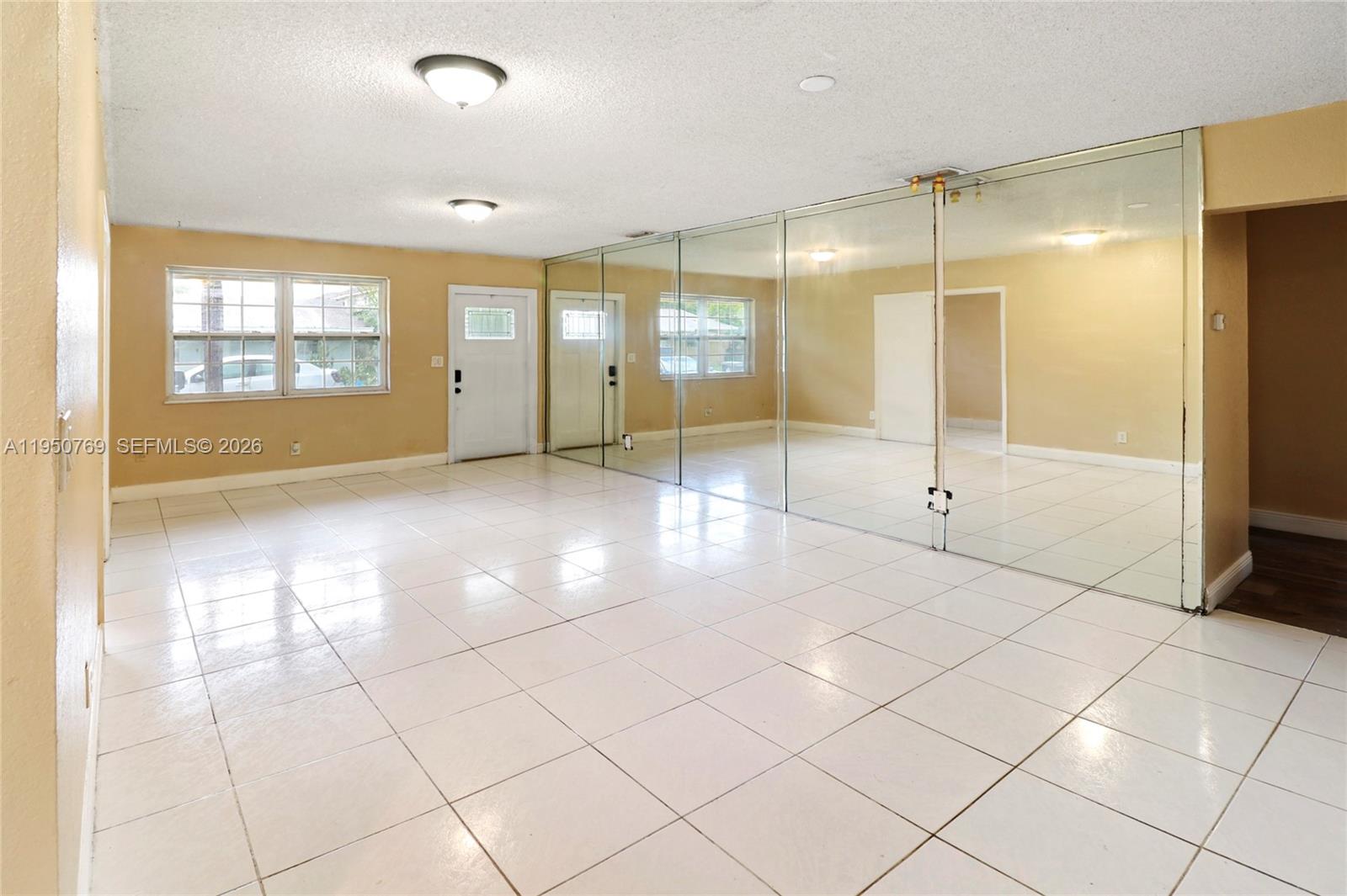 6120 SW 19th St North Lauderdale, FL 33068