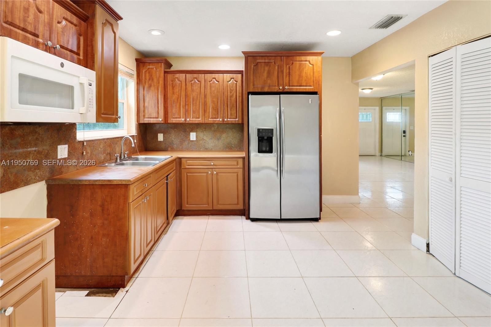 6120 SW 19th St North Lauderdale, FL 33068