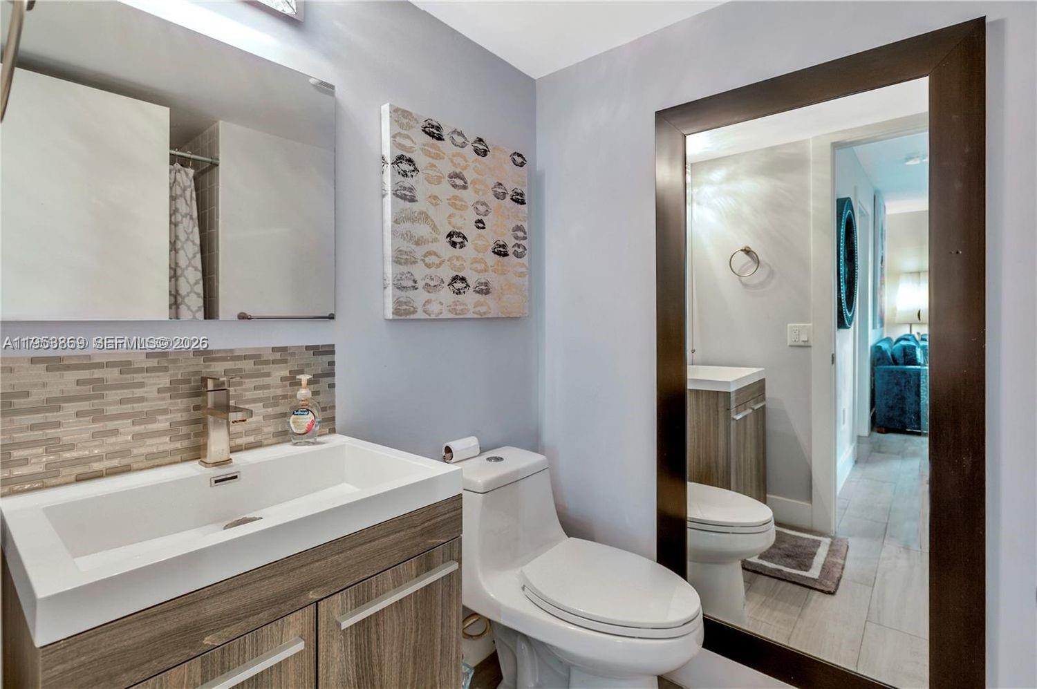 2600 Collins Ave #204 Miami Beach, FL 33140