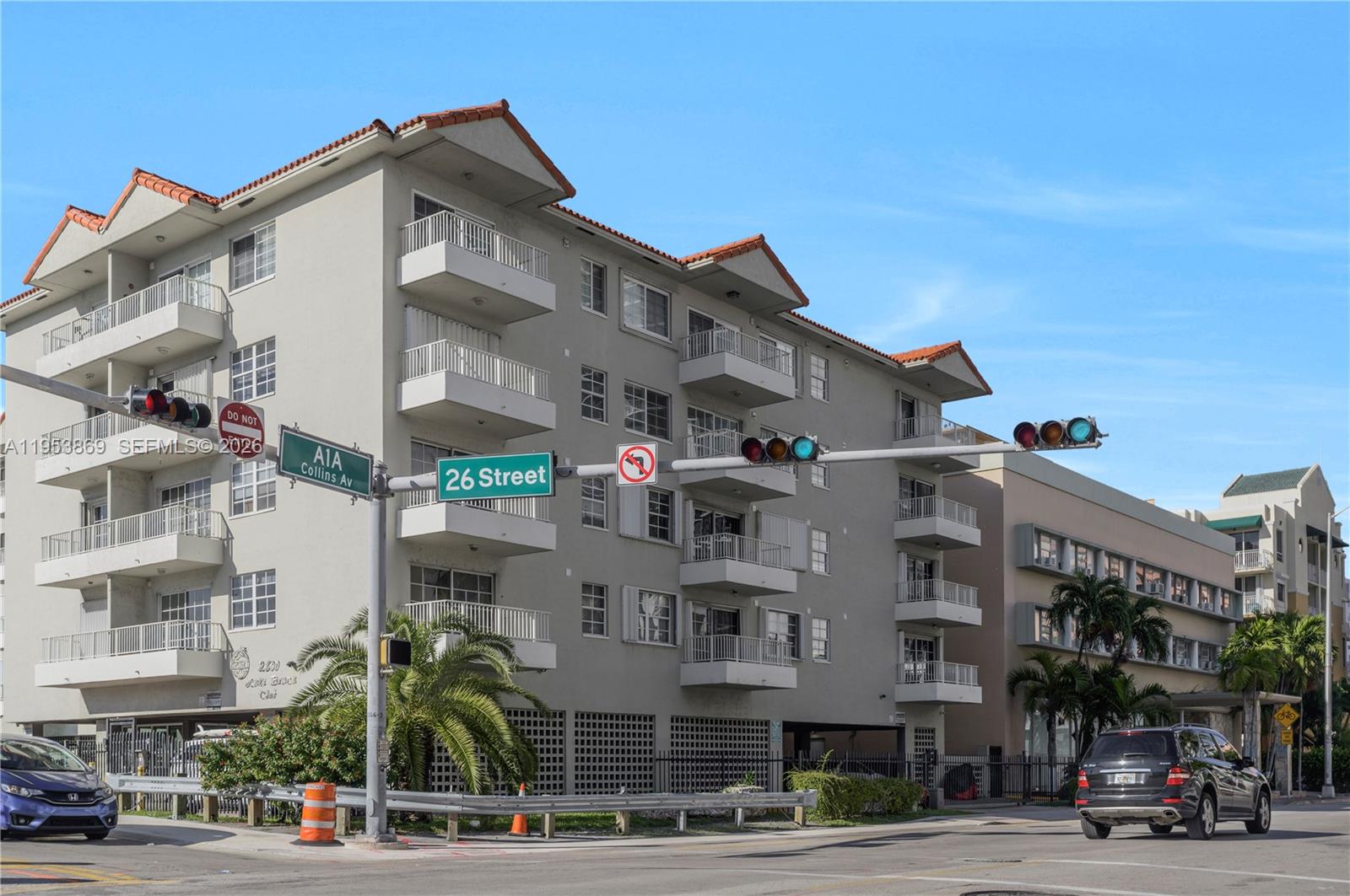 2600 Collins Ave #204 Miami Beach, FL 33140