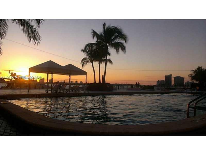 image Mirador 1000 (South Tower)63