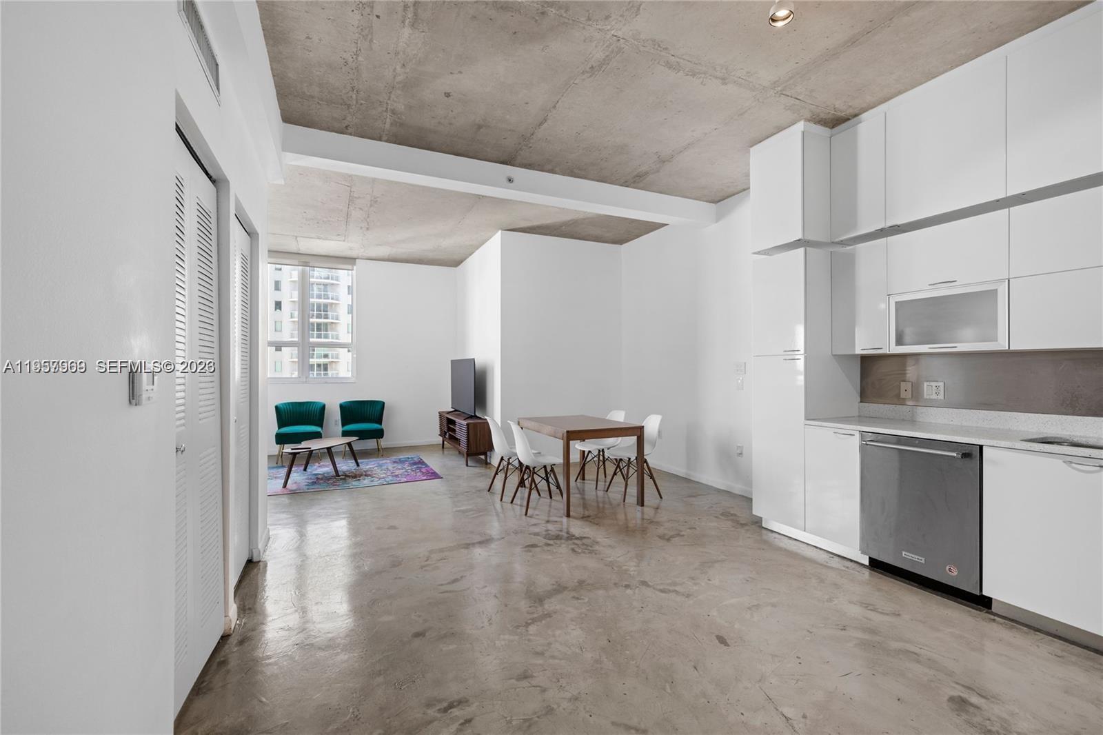 image Loft Downtown I12