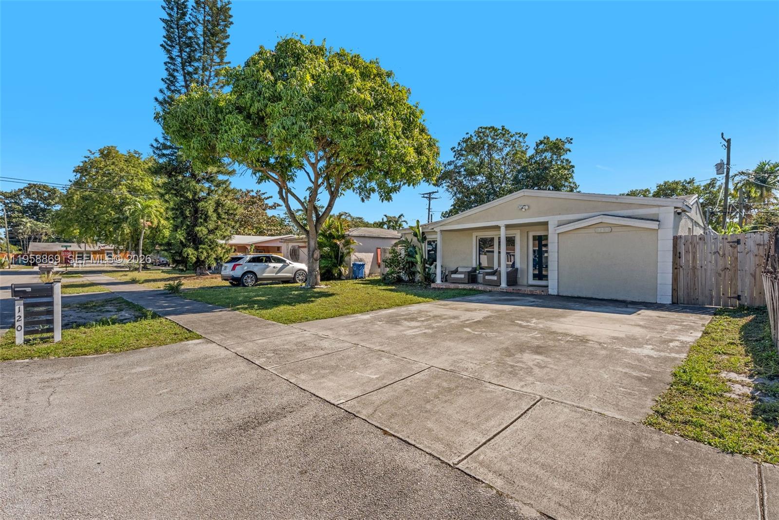 120 NW 52nd Ct Oakland Park, FL 33309