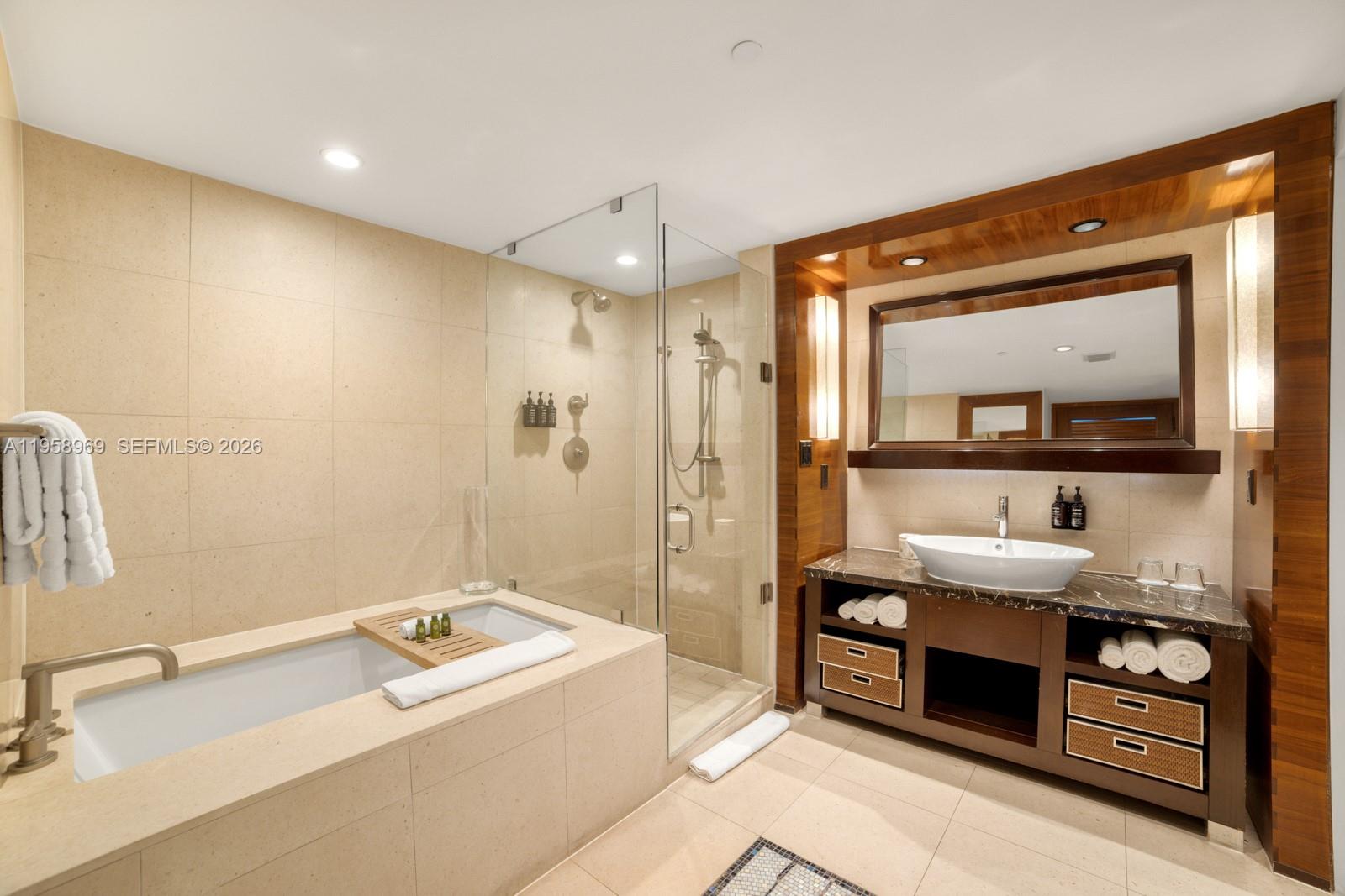 image The Carillon Center Tower9