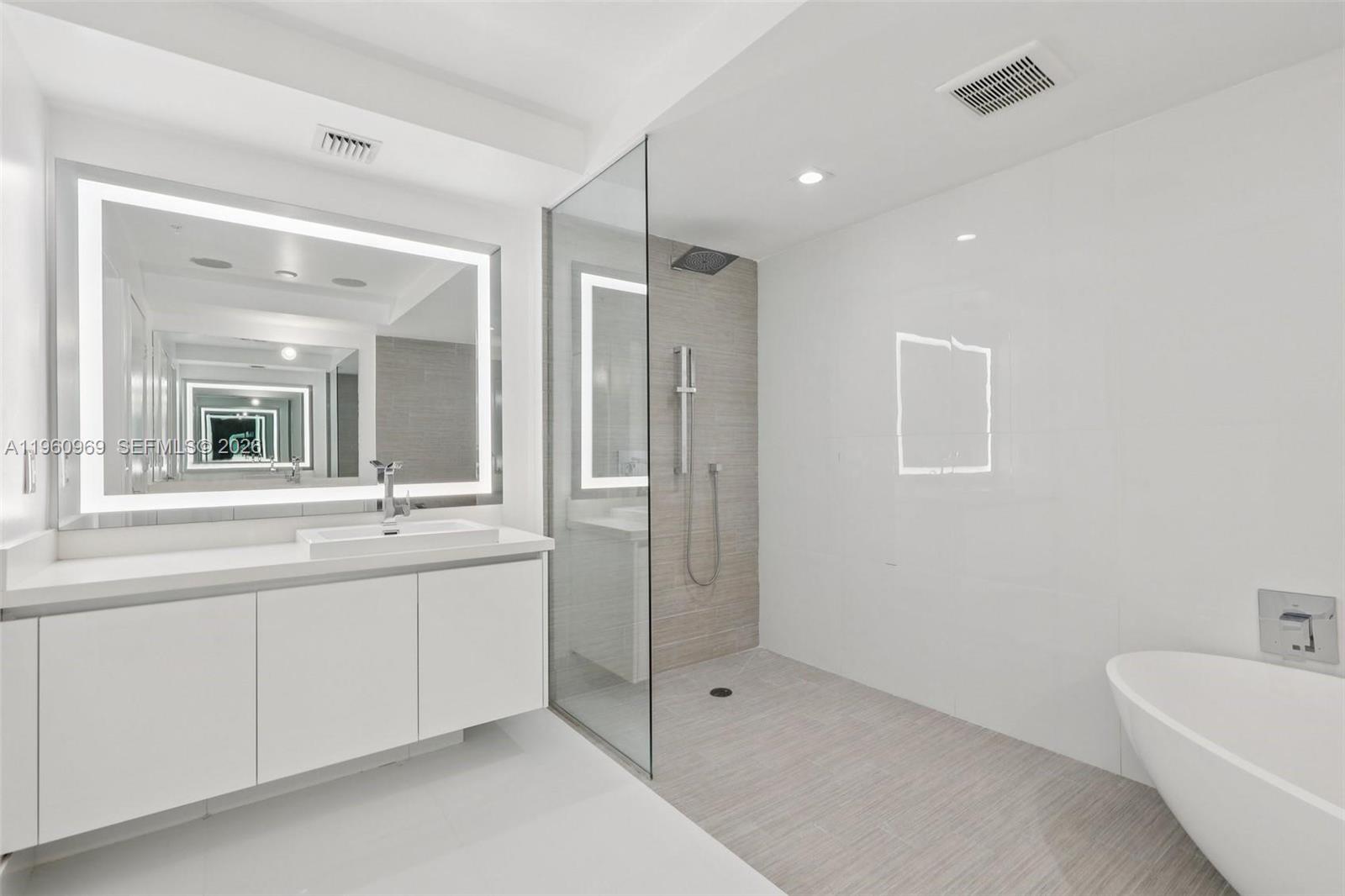 330 Sunny Isles Blvd #5-907 Sunny Isles Beach, FL 33160