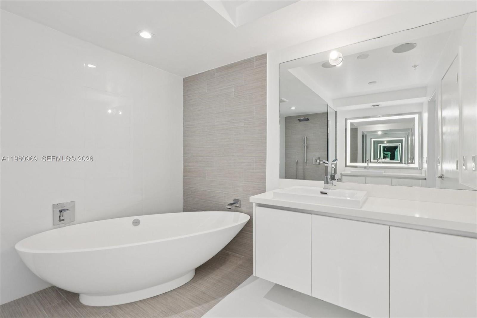 330 Sunny Isles Blvd #5-907 Sunny Isles Beach, FL 33160