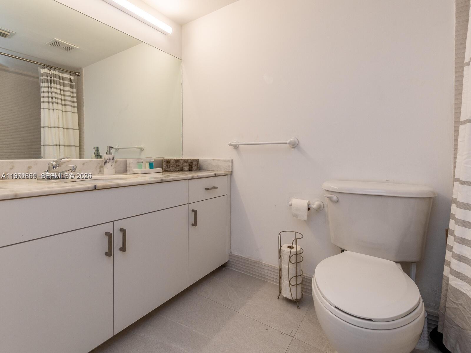 image The Club at Brickell Bay11