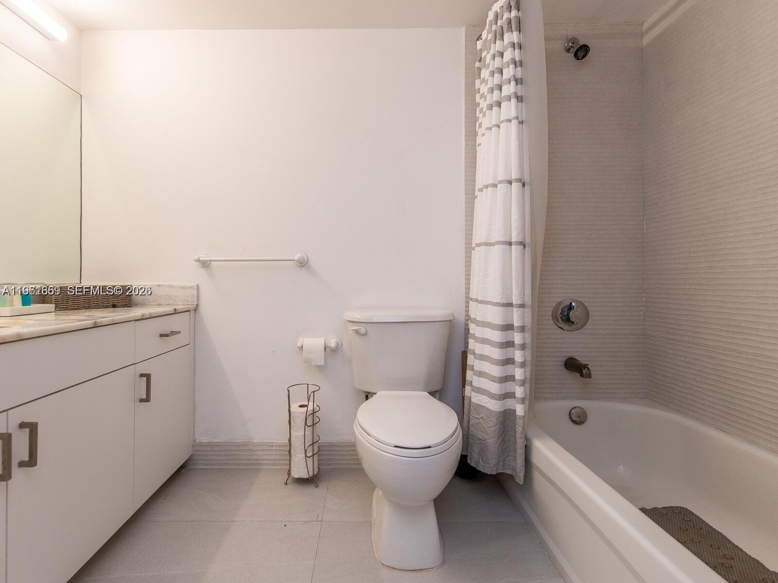 image The Club at Brickell Bay13