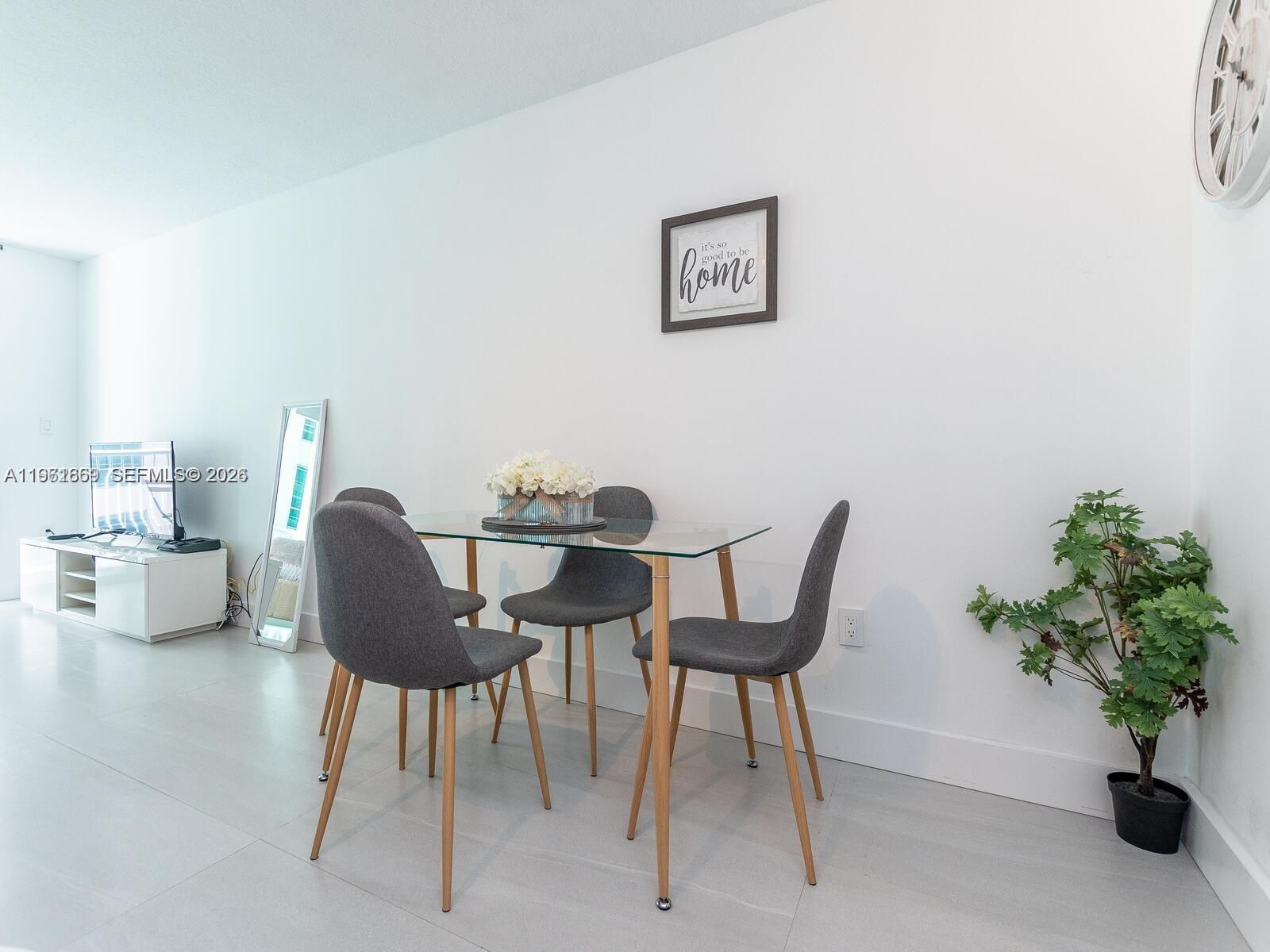 image The Club at Brickell Bay17