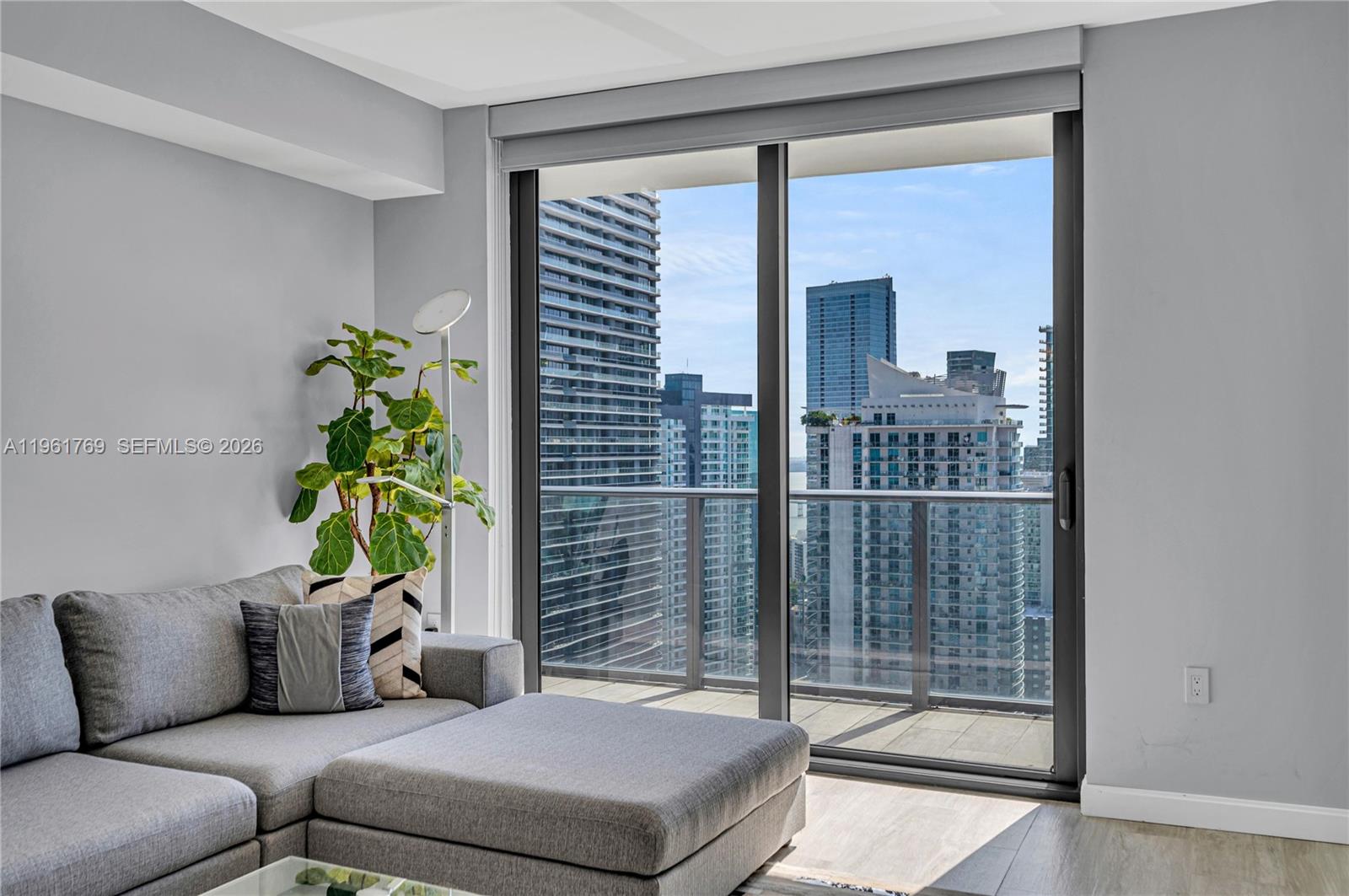 image Brickell Heights West13