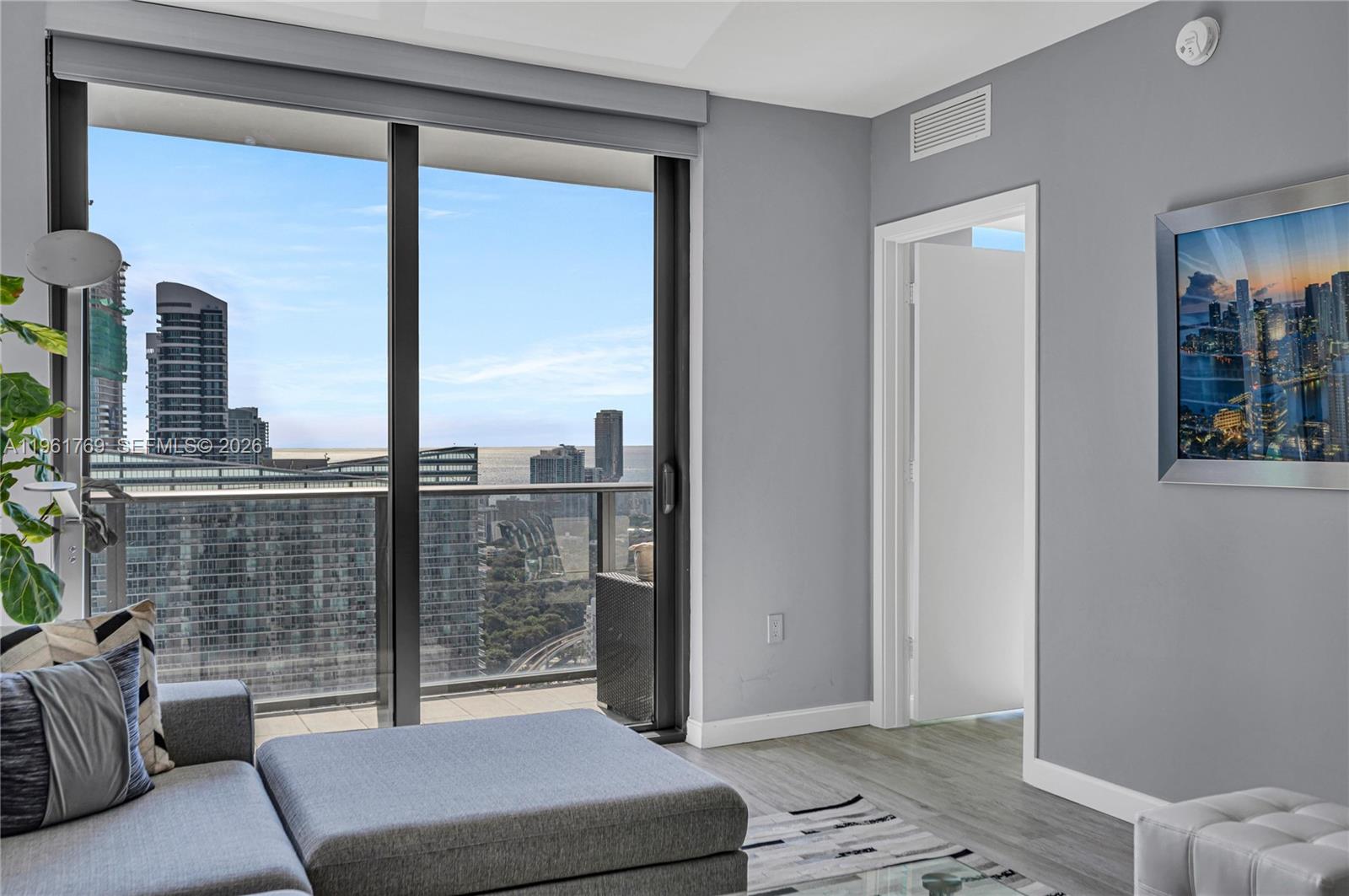 image Brickell Heights West15