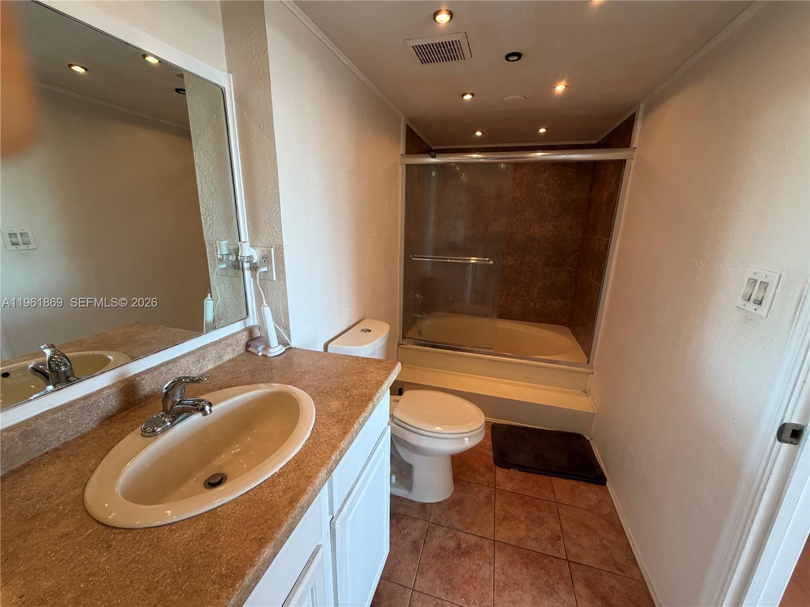 16546 NE 26th Ave #6H North Miami Beach, FL 33160