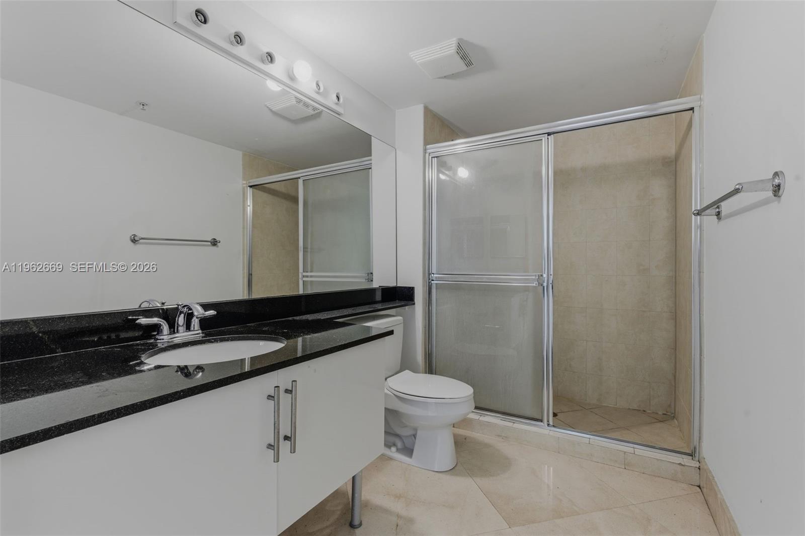 image Brickell on the River North19