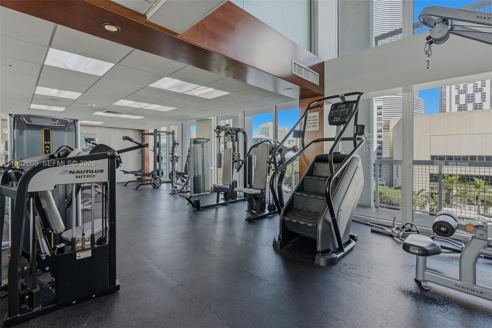 image Brickell on the River North30