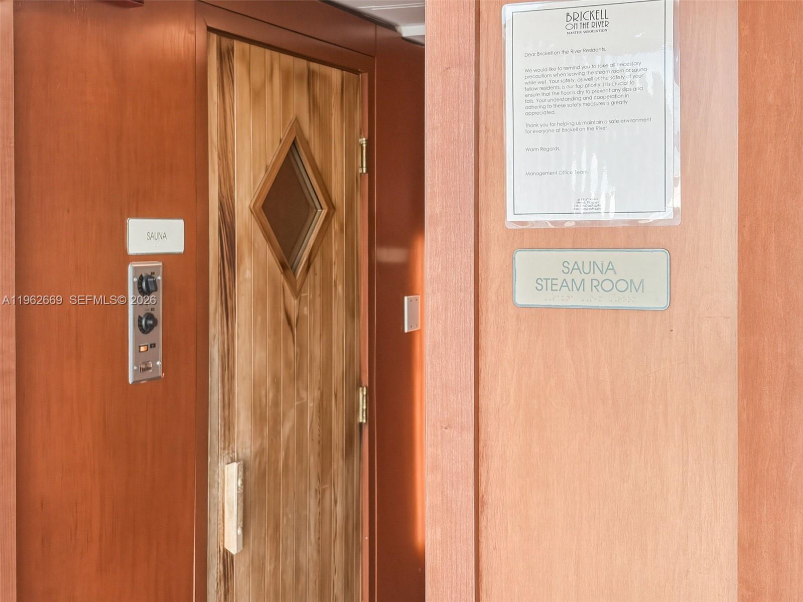 image Brickell on the River North37