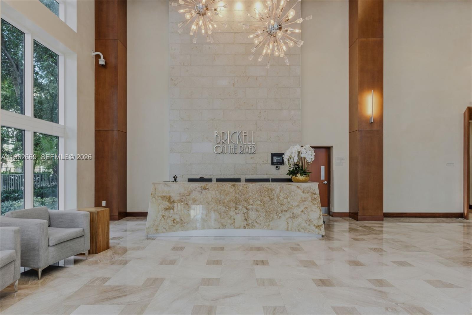 image Brickell on the River North40