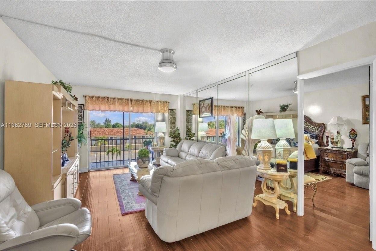 4160 Inverrary Dr #308 Lauderhill, FL 33319