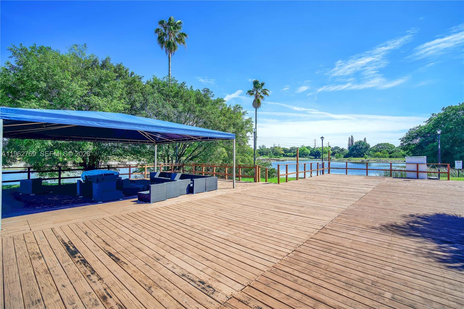 4160 Inverrary Dr #308 Lauderhill, FL 33319