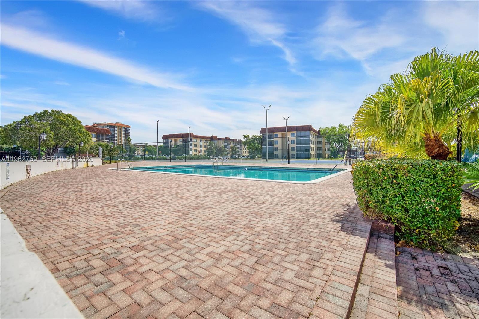 4160 Inverrary Dr #308 Lauderhill, FL 33319