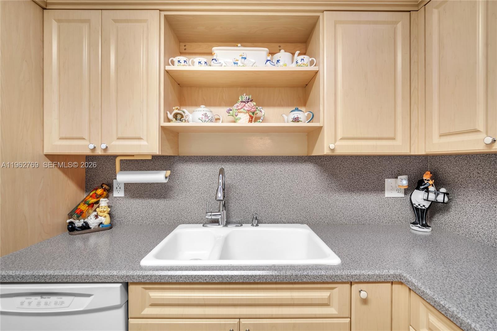 4160 Inverrary Dr #308 Lauderhill, FL 33319