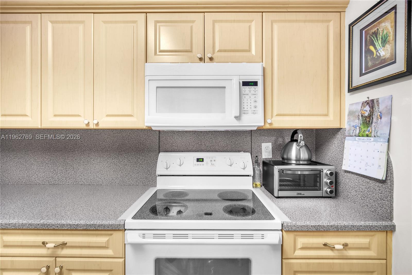 4160 Inverrary Dr #308 Lauderhill, FL 33319