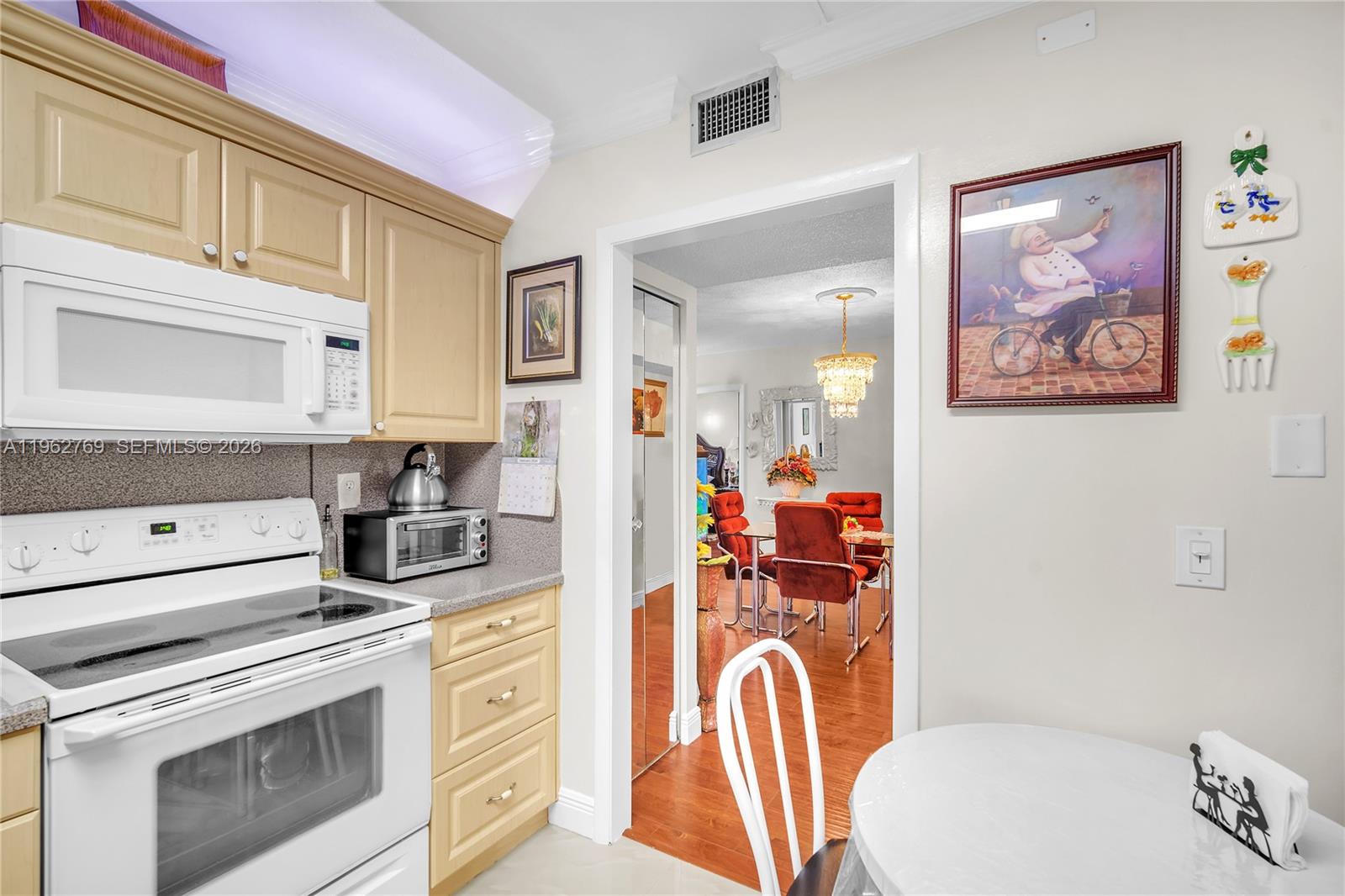 4160 Inverrary Dr #308 Lauderhill, FL 33319