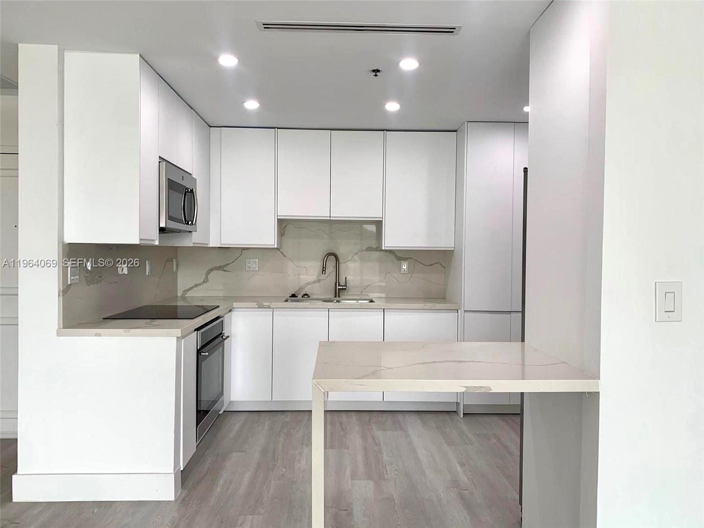 201 Crandon Blvd #306