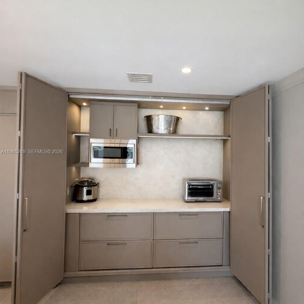 Undisclosed Address Palmetto Bay, FL 33157