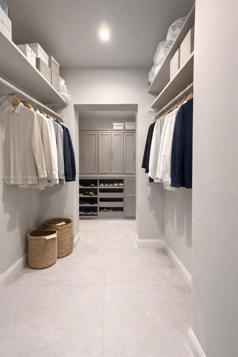 Undisclosed Address Palmetto Bay, FL 33157