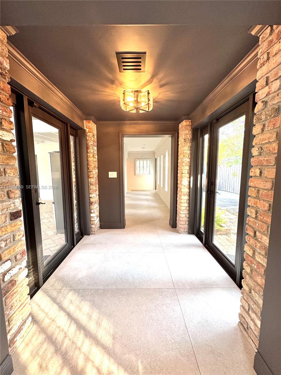 Undisclosed Address Palmetto Bay, FL 33157