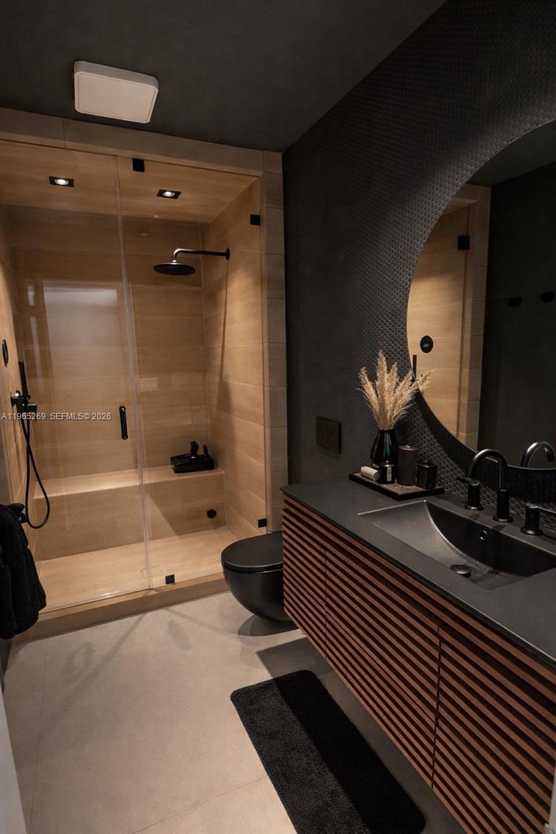 Undisclosed Address Palmetto Bay, FL 33157