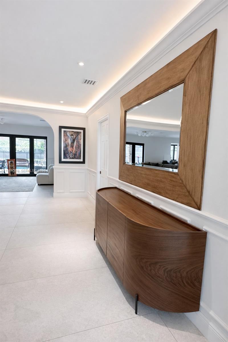 Undisclosed Address Palmetto Bay, FL 33157