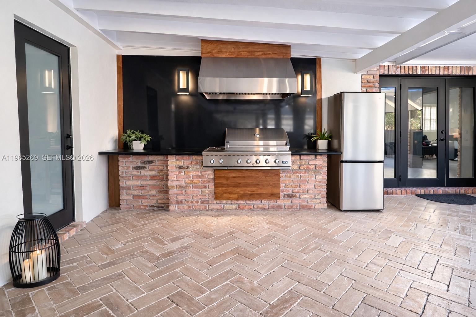 Undisclosed Address Palmetto Bay, FL 33157