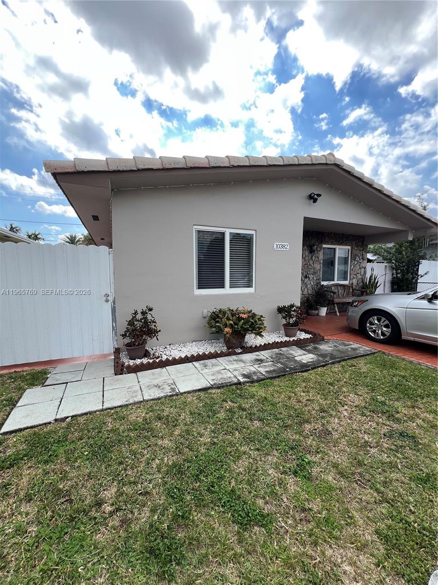 10382 SW 25th St Miami, FL 33165