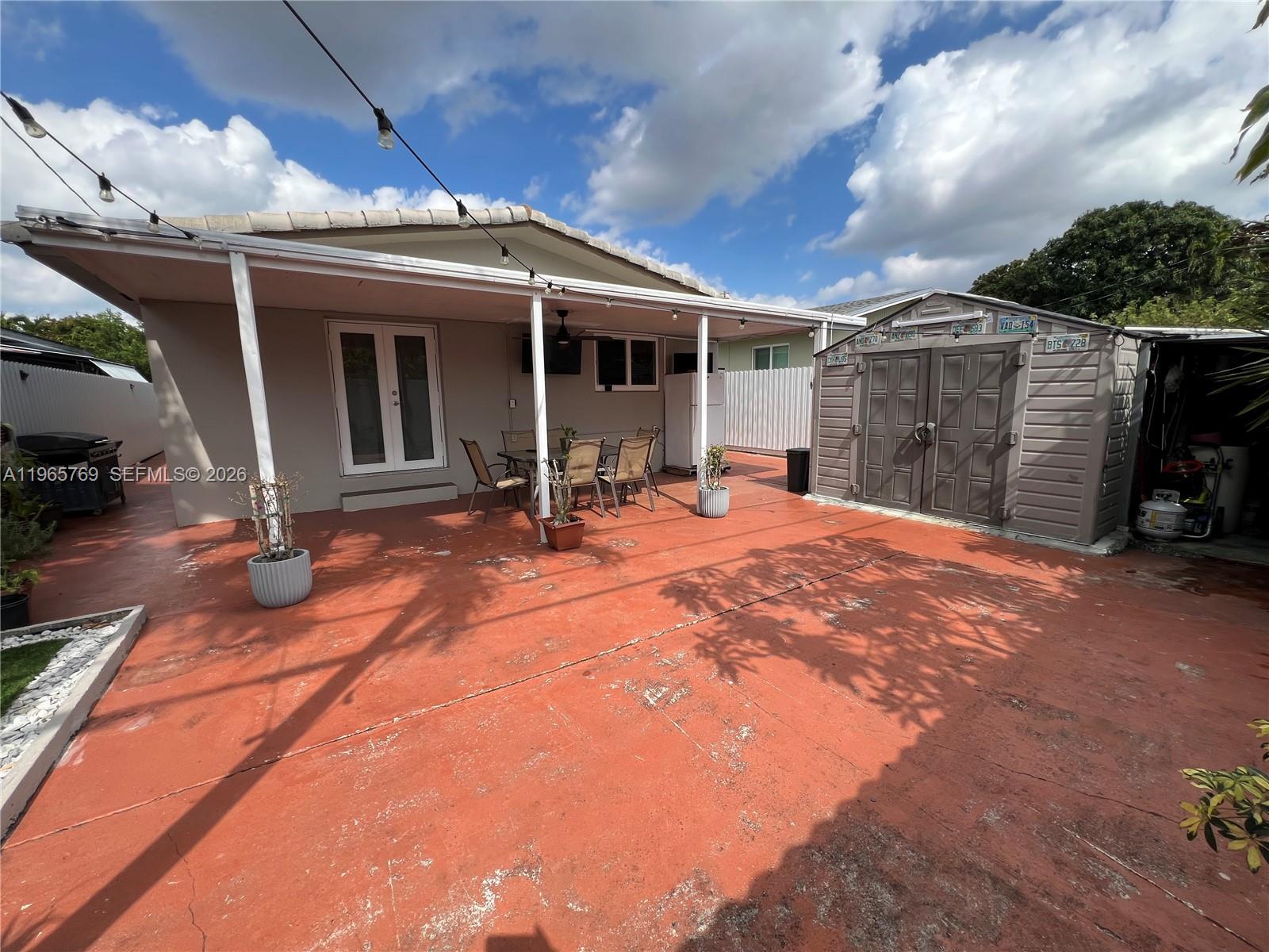 10382 SW 25th St Miami, FL 33165