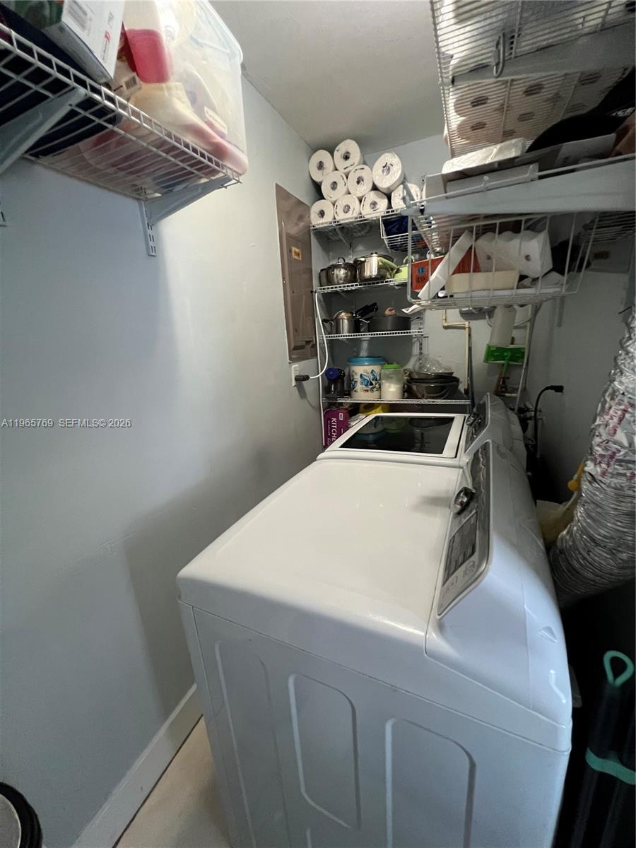 10382 SW 25th St Miami, FL 33165